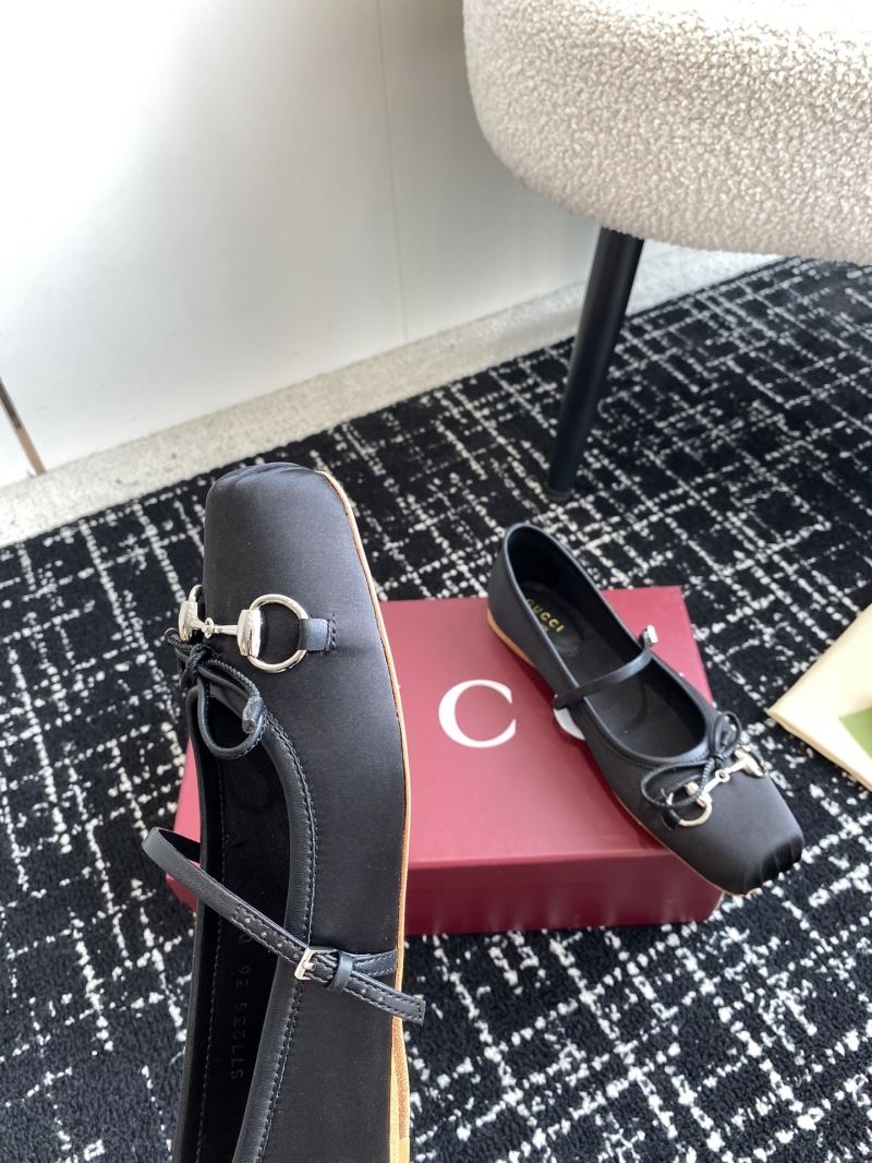 Gucci Flat Shoes